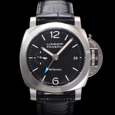 미러급 파네라이 남성용 루미노르 콰란타 바이템포 PAM01365 40mm 오토매틱 Cal.P.900 타입 가죽줄 블랙 다이얼 pan5200 Ⅳ