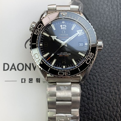 미러급 오메가 남성용 씨마스터 신제품 215.30.44.21.01.001 플래닛 오션 600m 코-액시얼 마스터 크로노미터 43.5mm 오토매틱 Cal.8900 타입 메탈줄 블랙 다이얼 omg0195 Ⅳ