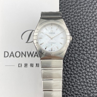 미러급 오메가 여성용 컨스틀레이션 맨해튼 131.10.28.60.05.001 쿼츠 Cal.4061무브먼트 28mm 화이트 자개 다이얼 omg0224 Ⅳ