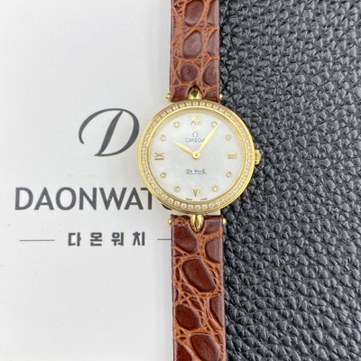 미러급 오메가 여성용 드빌 424.58.27.60.55.001 프레스티지 듀드롭 27.4mm 옐우골드 다이아몬드 쿼츠 무브먼트 화이트 자개 다이얼 omg0234 Ⅳ