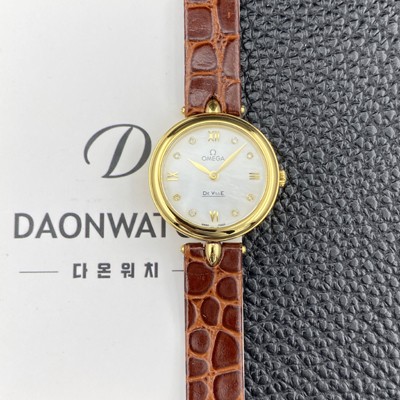 미러급 오메가 여성용 드빌 424.53.27.60.55.001 프레스티지 듀드롭 27.4mm 옐우골드 쿼츠 무브먼트 화이트 자개 다이얼 omg0235 Ⅳ
