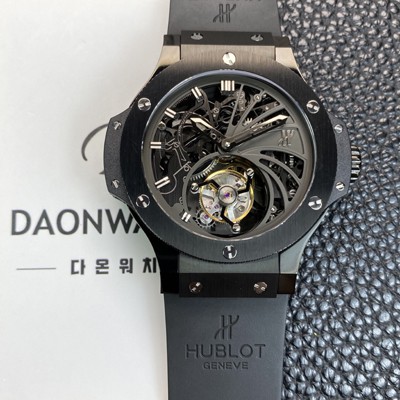 미러급 휴블렛 남성용 빅뱅 블랙 PVD 코팅 투어빌론 탑재 무브먼트 스켈레톤 다이얼 hub2154 Ⅳ