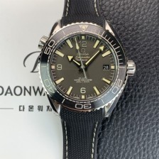 미러급 오메가 남성용 씨마스터 신제품 215.32.44.21.01.002 플래닛 오션 600m 코-액시얼 마스터 크로노미터 43.5mm 오토매틱 Cal.8900 타입 우레탄줄 딤그레이 다이얼 omg0189 Ⅳ