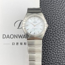 미러급 오메가 여성용 컨스틀레이션 맨해튼 131.10.28.60.05.001 쿼츠 Cal.4061무브먼트 28mm 화이트 자개 다이얼 omg0224 Ⅳ