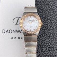 미러급 오메가 여성용 컨스틀레이션 맨해튼 131.25.28.60.55.001 로즈골드 다이아몬드 세팅 베젤 28mm 쿼츠 Cal.4061무브먼트 화이트 자개 다이얼 omg0225 Ⅳ