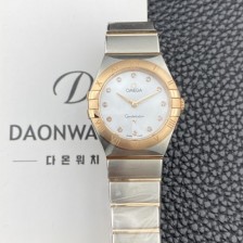 미러급 오메가 여성용 컨스틀레이션 맨해튼 131.20.28.60.55.001 로즈골드 28mm 쿼츠 Cal.4061무브먼트 화이트 자개 다이얼 omg0227 Ⅳ