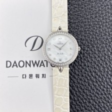 미러급 오메가 여성용 드빌 424.18.27.60.52.001 프레스티지 듀드롭 27.4mm 다이아몬드 쿼츠 무브먼트 화이트 자개 다이얼 omg0238 Ⅳ