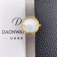 미러급 디올 여성용 라디드 사틴 25mm 쿼츠 무브먼트 화이트 자게 다이얼 dio1003 Ⅳ